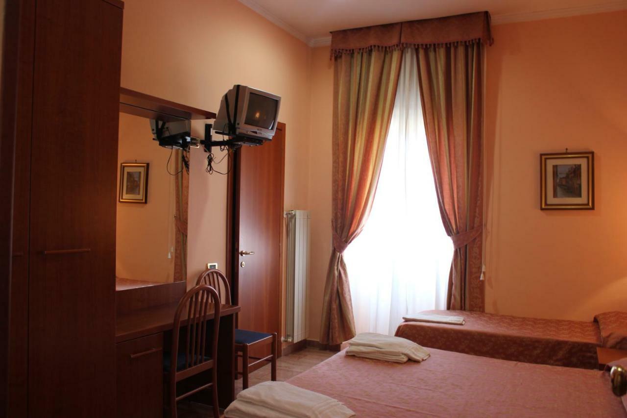 Pensionat Alex City Iii Rom